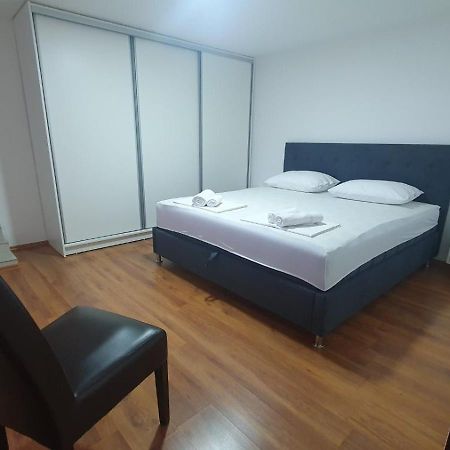 טיווט Apartments Lungomare מראה חיצוני תמונה
