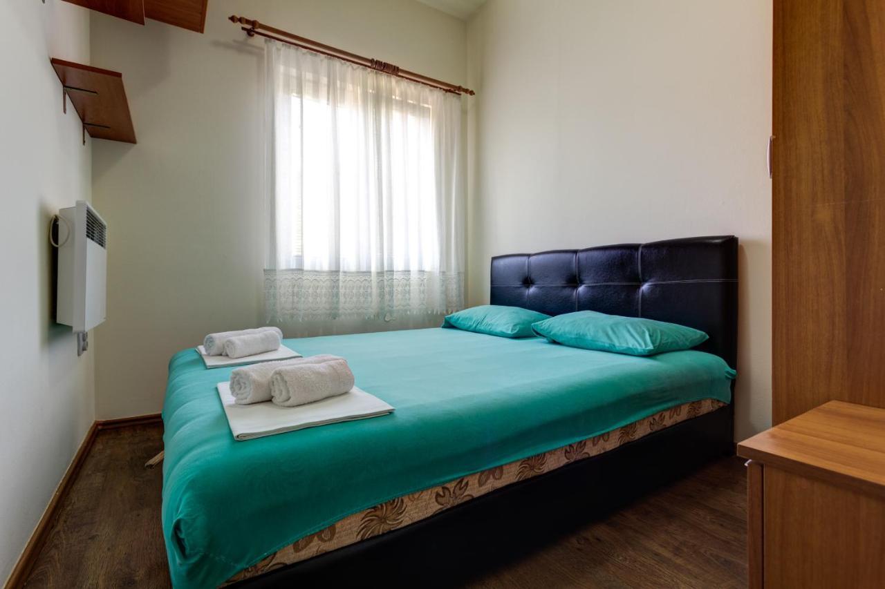 טיווט Apartments Lungomare מראה חיצוני תמונה