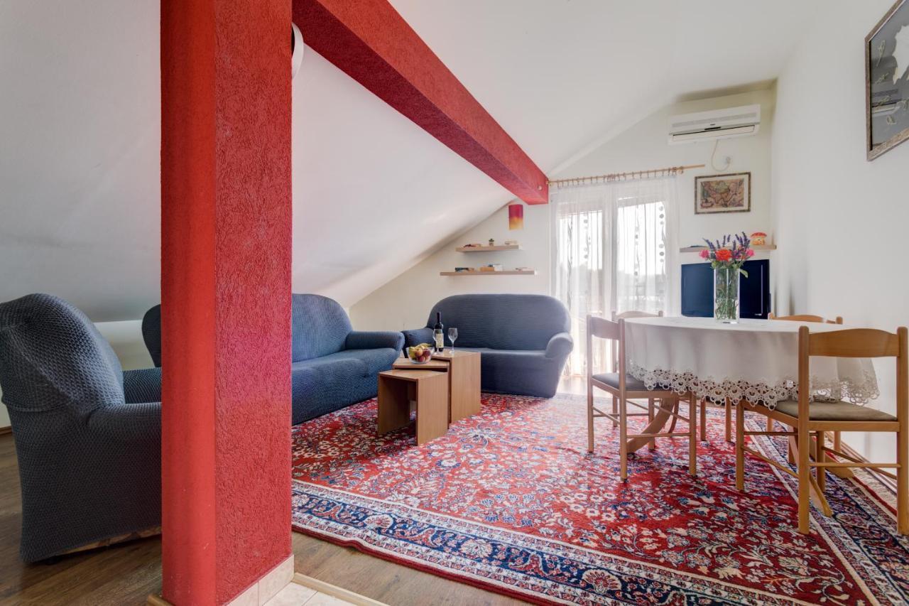 טיווט Apartments Lungomare מראה חיצוני תמונה