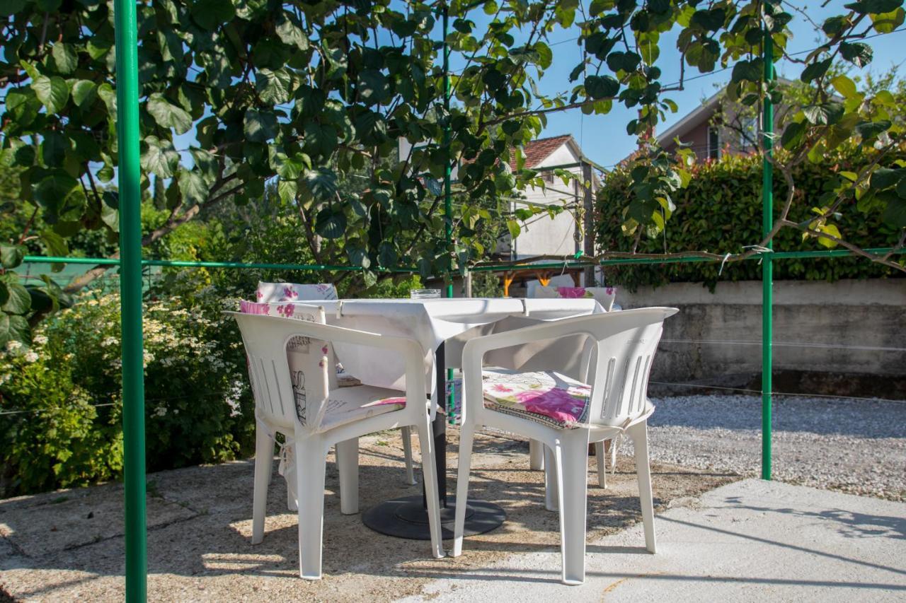 טיווט Apartments Lungomare מראה חיצוני תמונה